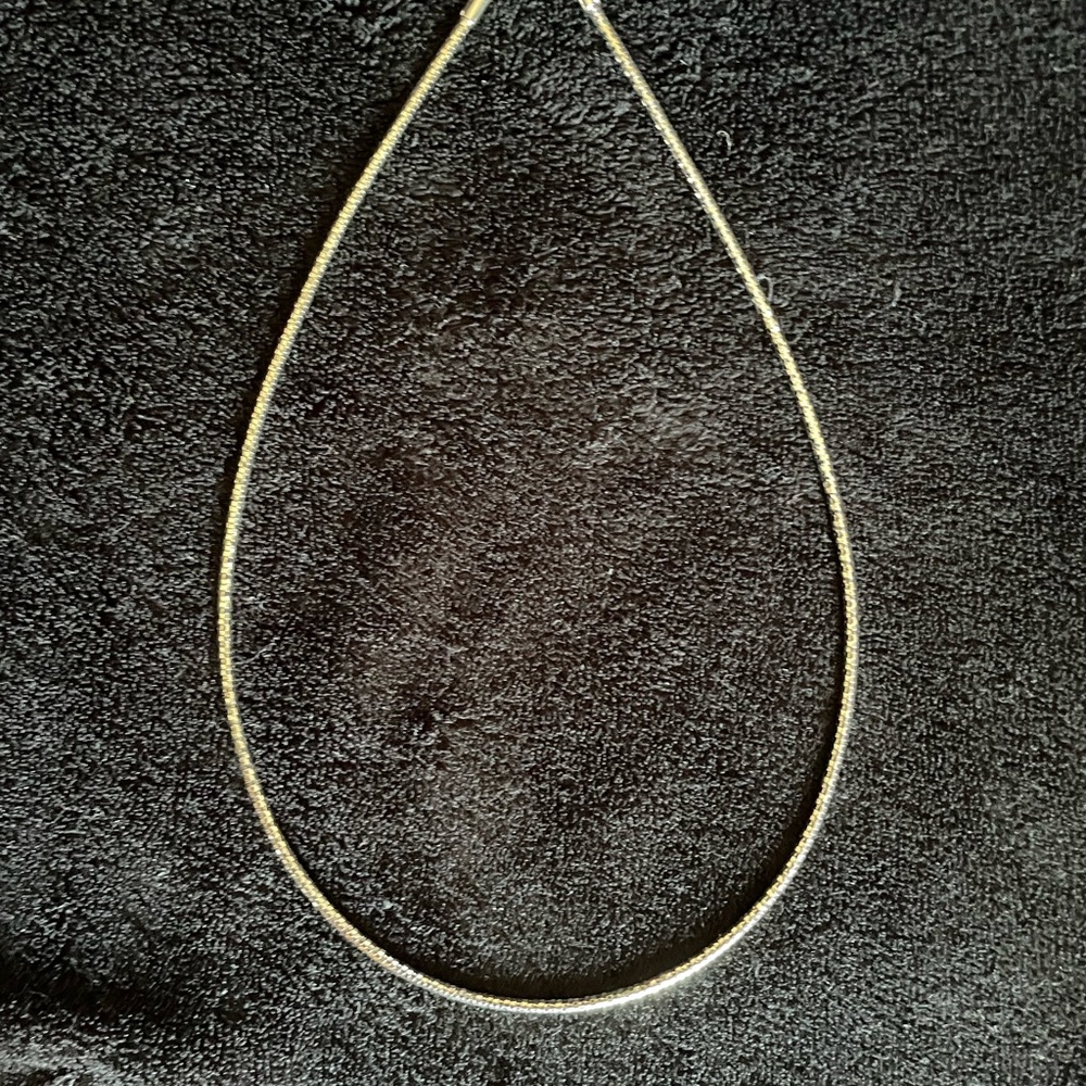 Omega style necklance - Picture 3 of 9